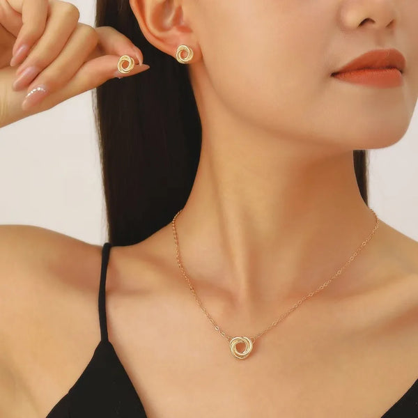 Collier et Boucles d'Oreilles Élégants