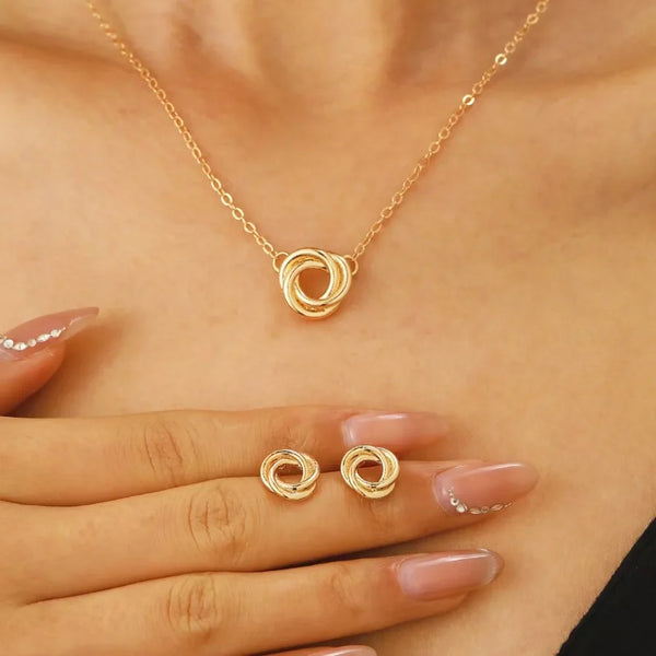 Collier et Boucles d'Oreilles Élégants